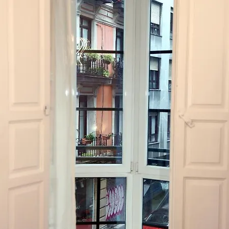 Piso Exclusivo Frente Al Casco Viejo Con Parking Gratis Appartamento Bilbao