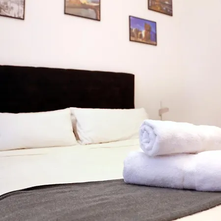 Piso Exclusivo Frente Al Casco Viejo Con Parking Gratis Appartamento