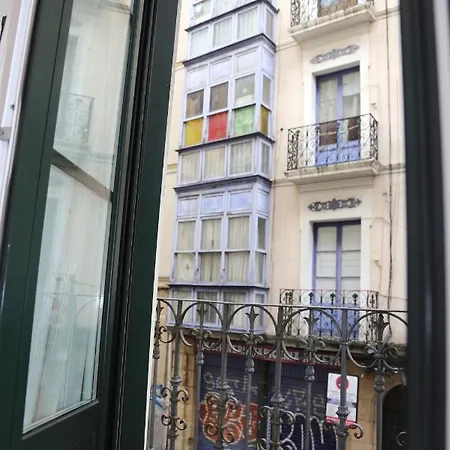 Piso Exclusivo Frente Al Casco Viejo Con Parking Gratis Appartamento Bilbao