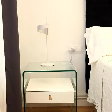 Piso Exclusivo Frente Al Casco Viejo Con Parking Gratis בילבאו