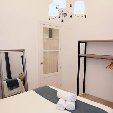 Piso Exclusivo Frente Al Casco Viejo Con Parking Gratis * בילבאו